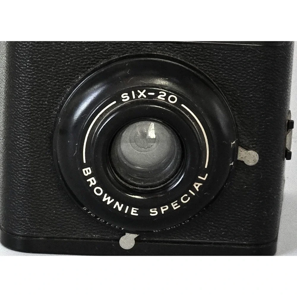 Vintage Eastman Kodak Six-20 Brownie Special Box Camera Black Bakelite Untested